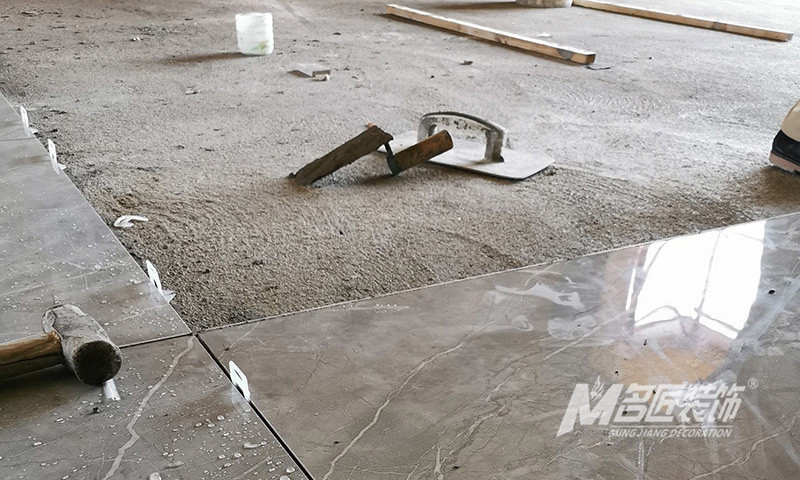 台州装修公司剖析毛坯房装修流程之瓷砖铺贴施工